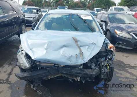 2012 Hyundai Elantra Gls (Ulsan Plant) z USA, uszkodzony, nr VIN KMHDH4AE2CU265832